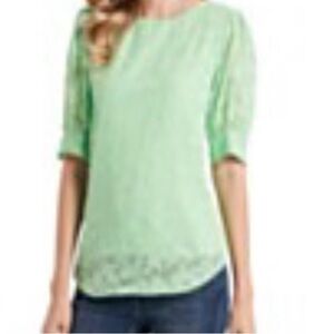 Vince Camuto Green Lace like floral pattern short sleeves Top